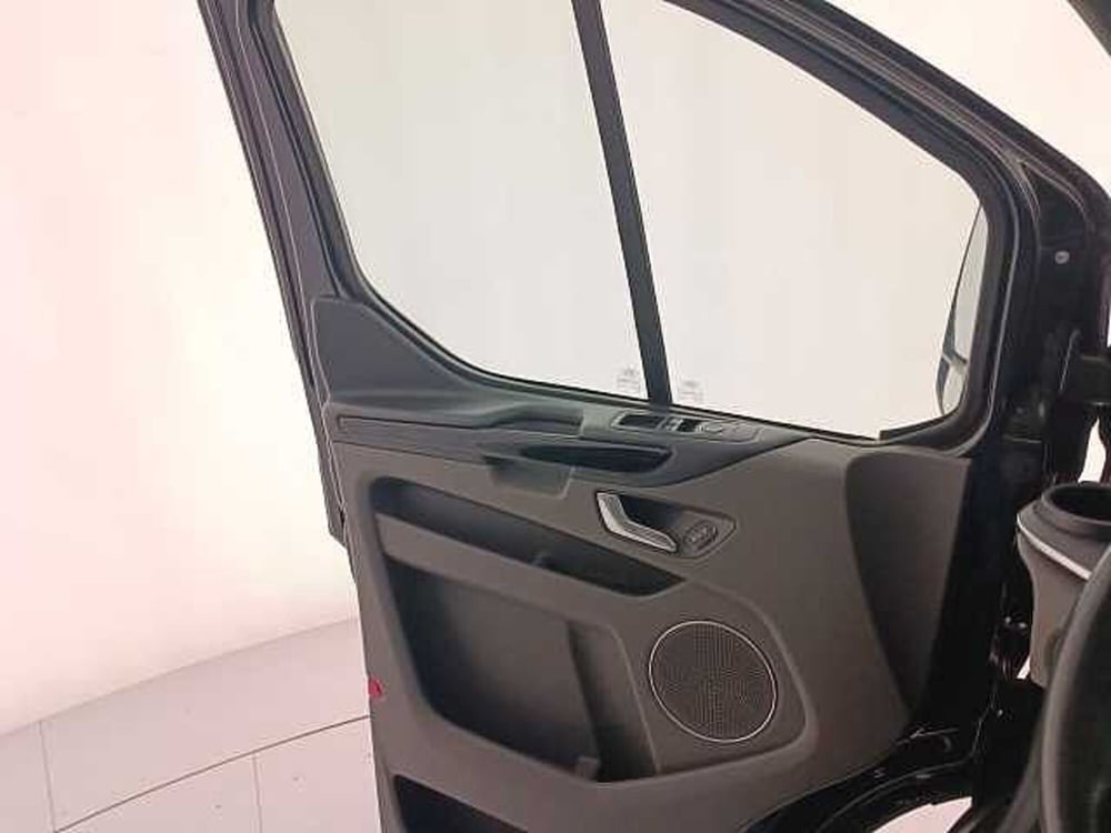 Ford Tourneo Custom usata a Venezia (19)