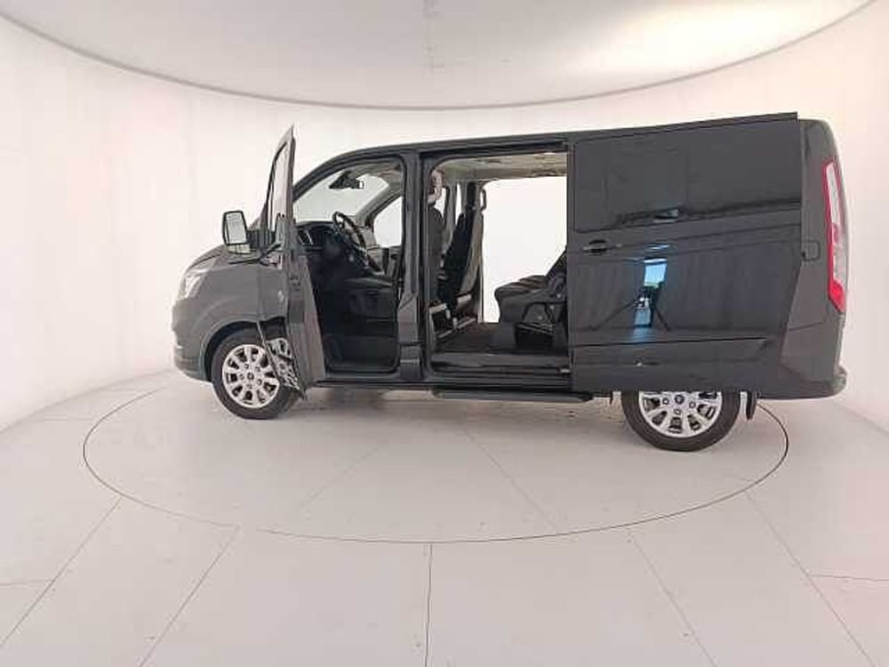 Ford Tourneo Custom usata a Venezia (8)