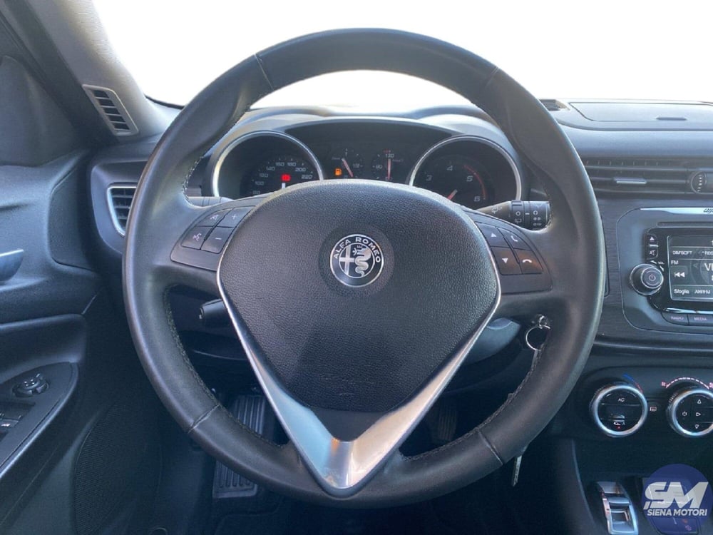 Alfa Romeo Giulietta usata a Siena (17)