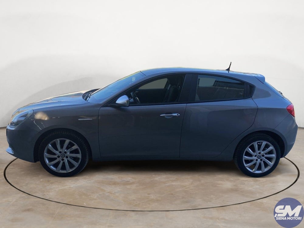 Alfa Romeo Giulietta usata a Siena (2)
