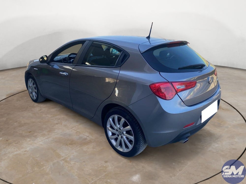 Alfa Romeo Giulietta usata a Siena (3)