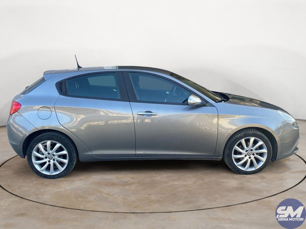 Alfa Romeo Giulietta usata a Siena (7)