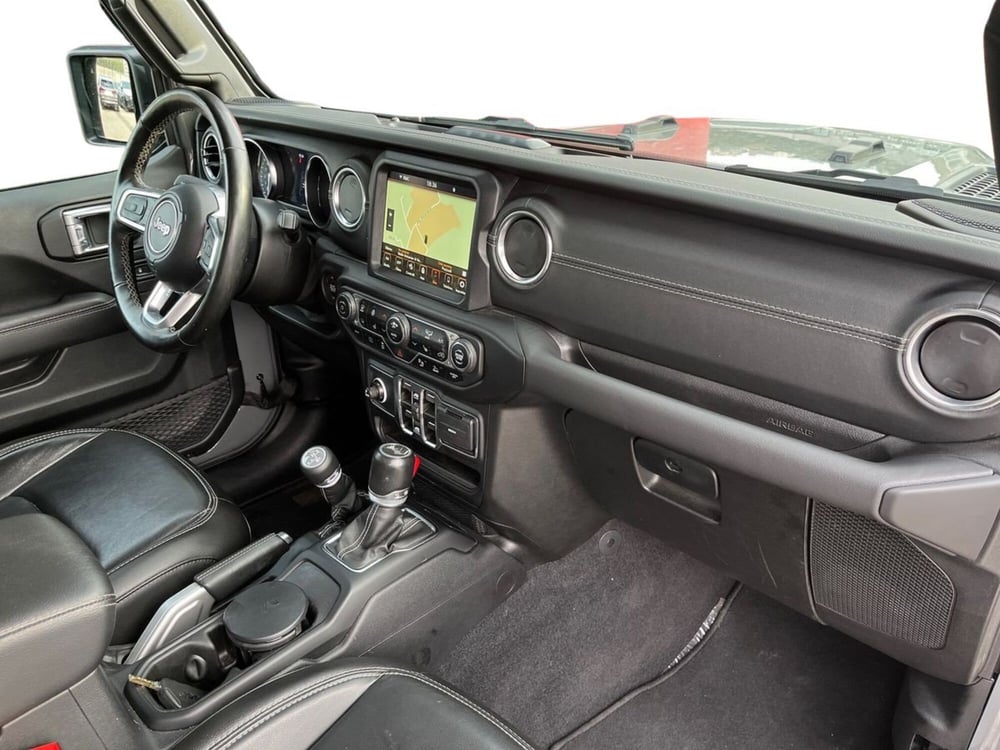 Jeep Wrangler Unlimited usata a Napoli (13)