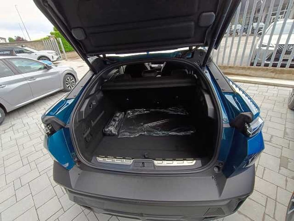 Peugeot 408 nuova a Milano (7)