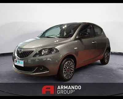 Lancia Ypsilon 1.0 FireFly 5 porte S&amp;S Hybrid Gold Plus del 2024 usata a Cuneo