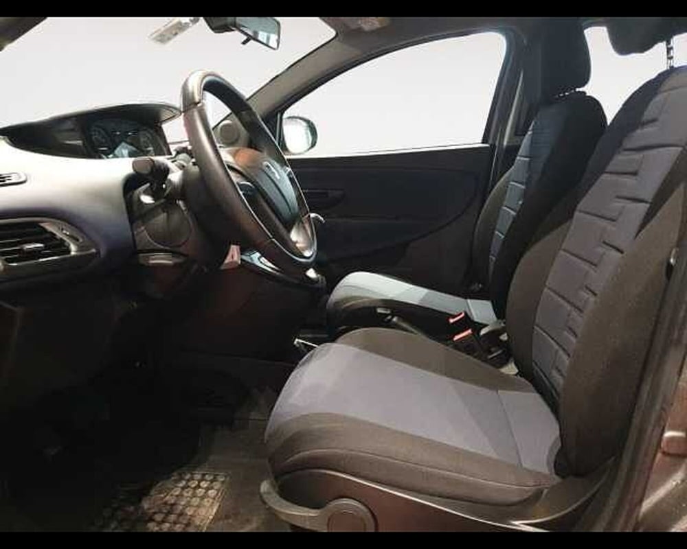 Lancia Ypsilon usata a Cuneo (11)