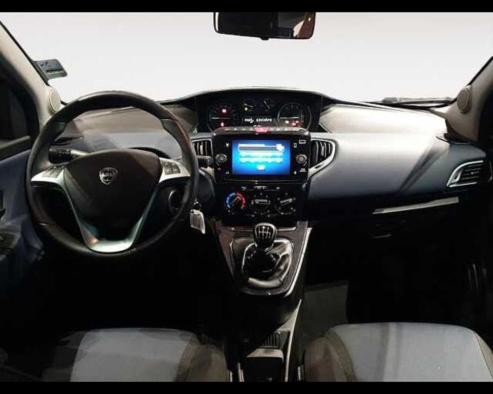 Lancia Ypsilon usata a Cuneo (16)