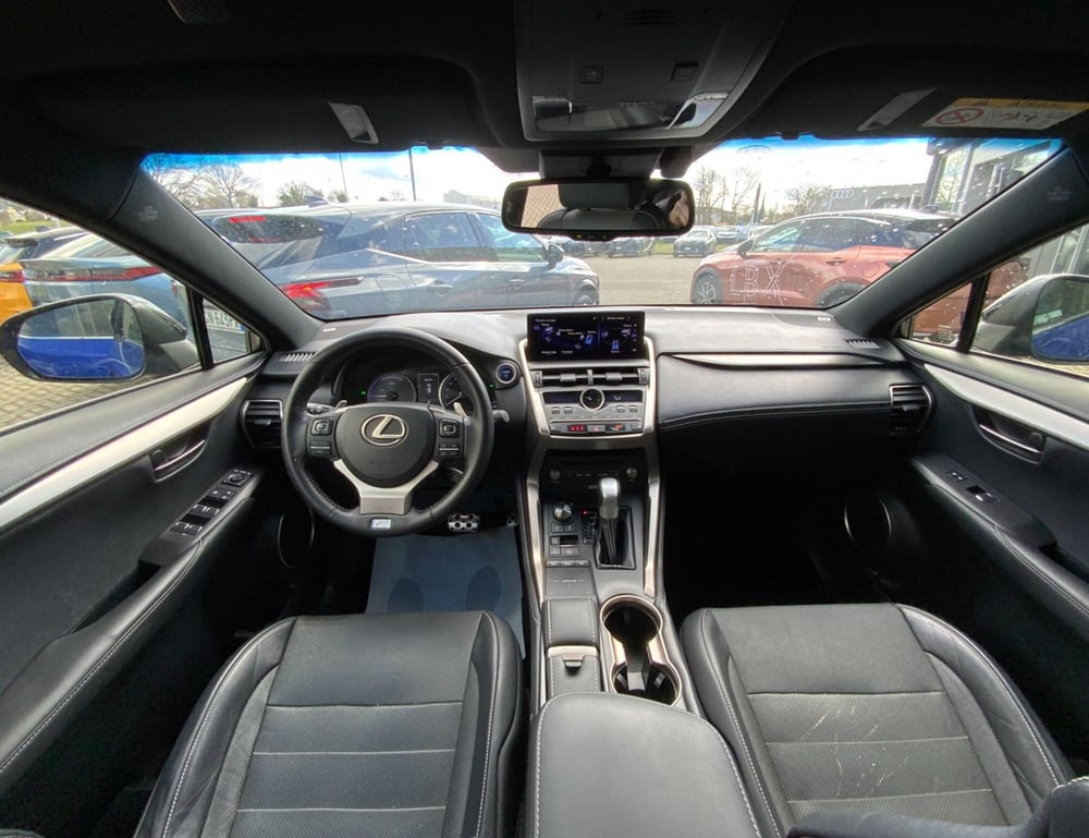 Lexus NX usata a Perugia (11)