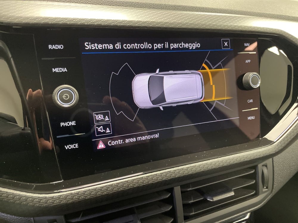 Volkswagen T-Cross usata a Varese (11)