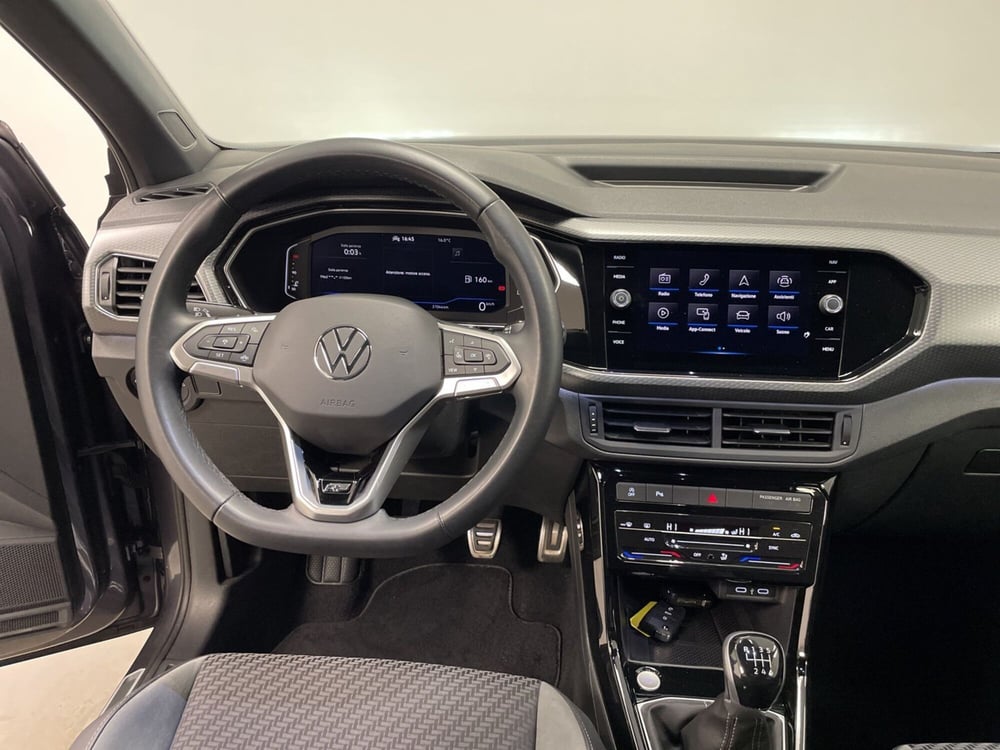 Volkswagen T-Cross usata a Varese (16)
