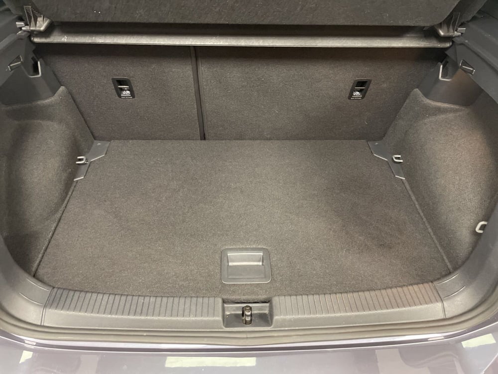 Volkswagen T-Cross usata a Varese (8)