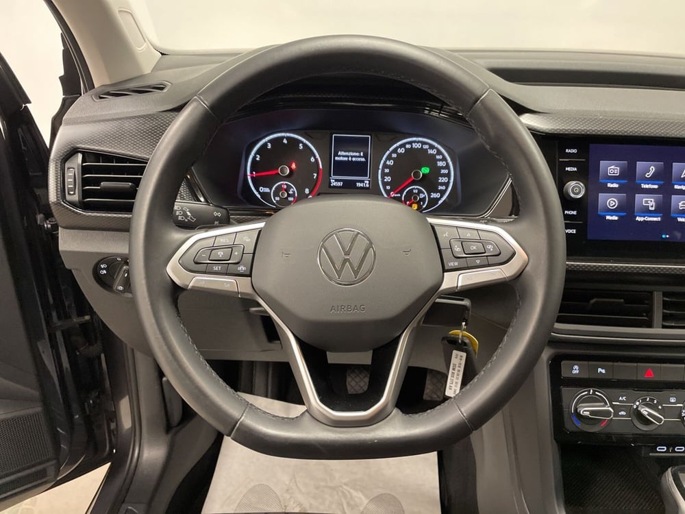 Volkswagen T-Cross usata a Varese (16)