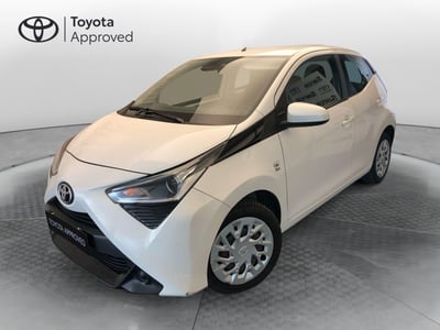 Toyota Aygo 1.0 VVT-i 72 CV 5 porte x-cool del 2019 usata a Treviglio