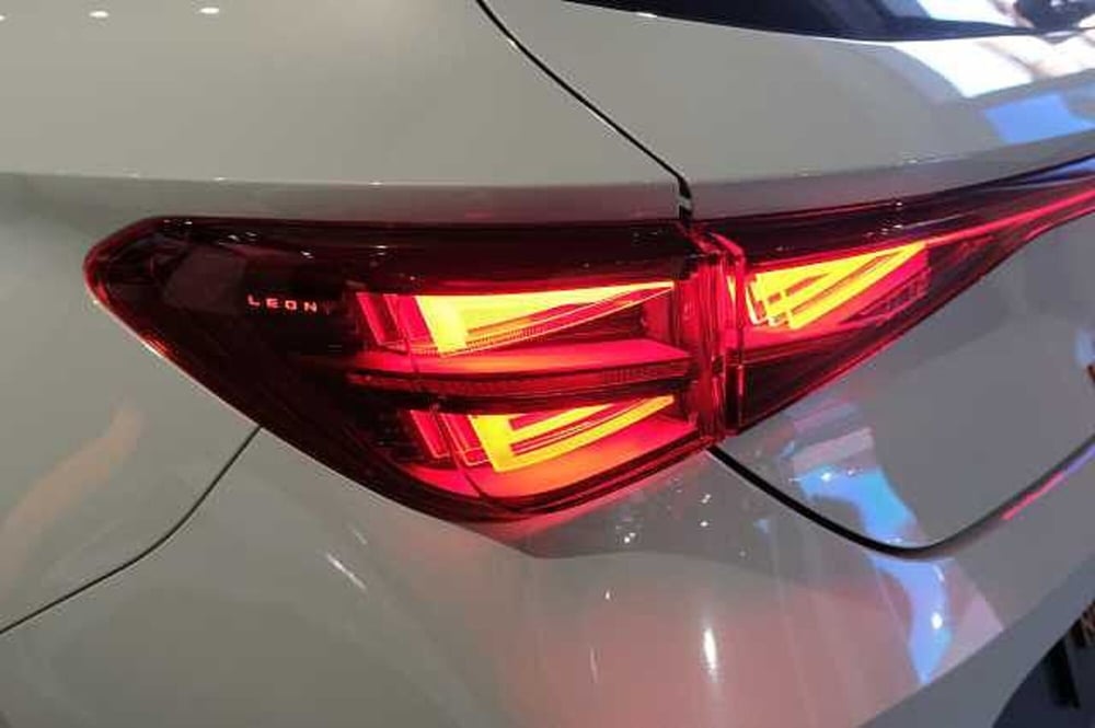 Cupra Leon nuova a Varese (5)