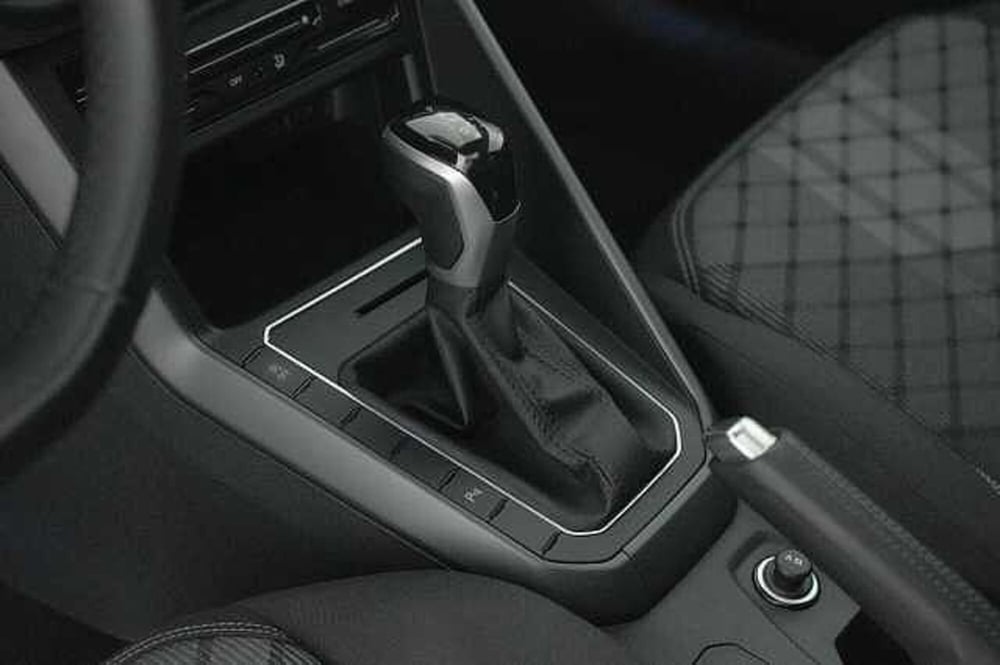 Volkswagen Taigo usata a Como (14)