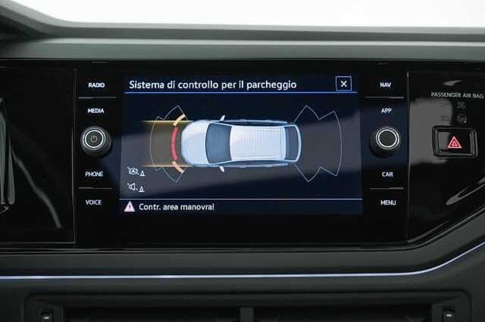Volkswagen Taigo usata a Como (15)