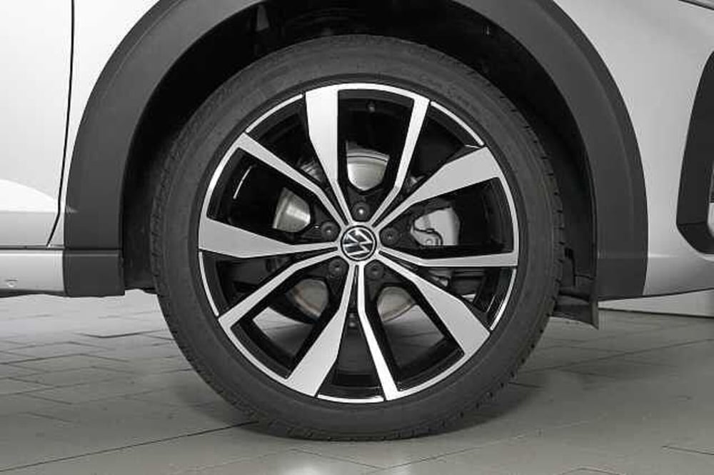 Volkswagen Taigo usata a Como (9)