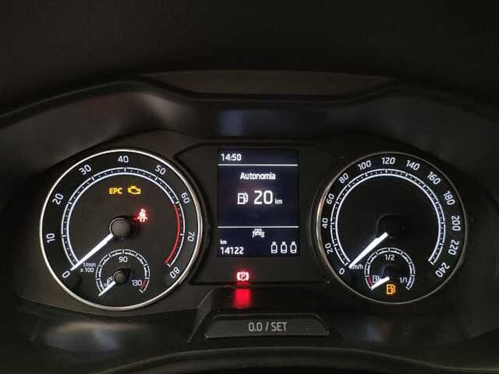 Skoda Kamiq usata a Varese (14)