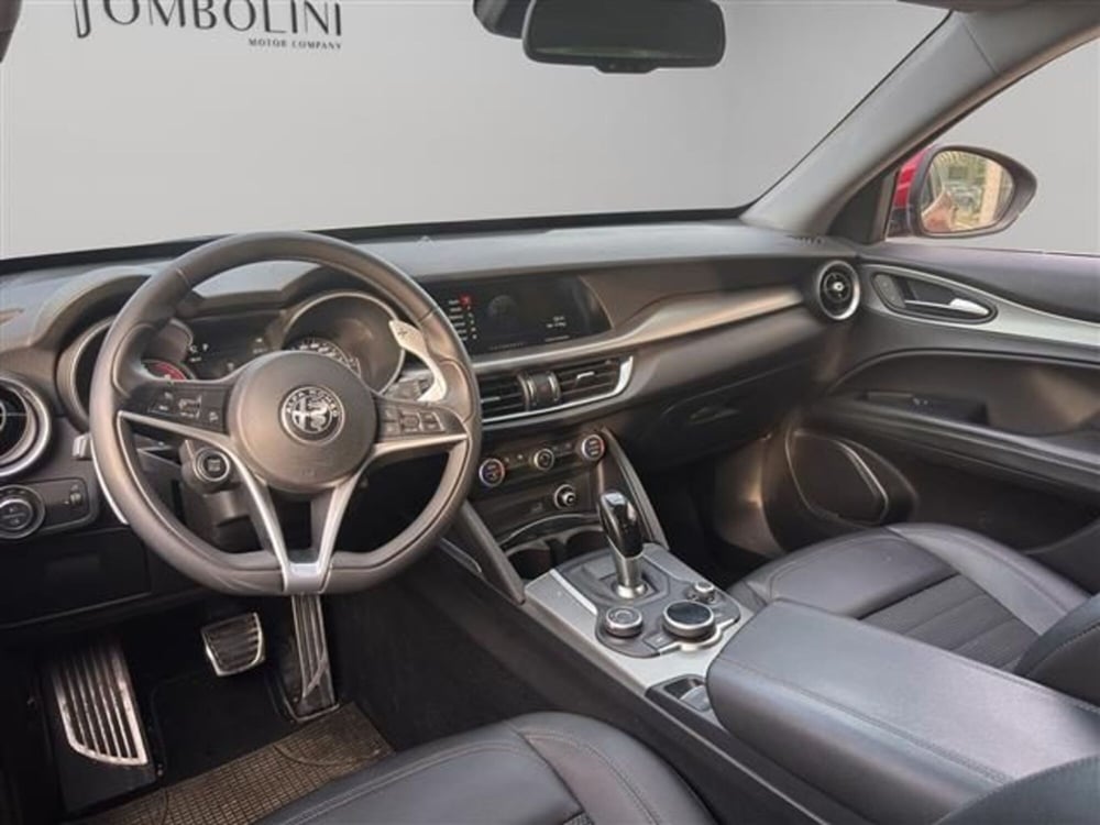 Alfa Romeo Stelvio usata a Macerata (11)