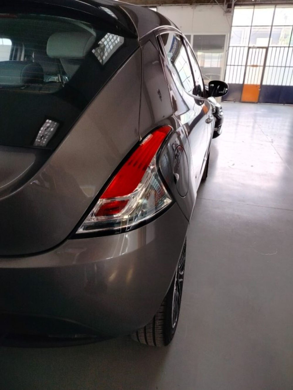 Lancia Ypsilon usata a Forlì-Cesena (11)