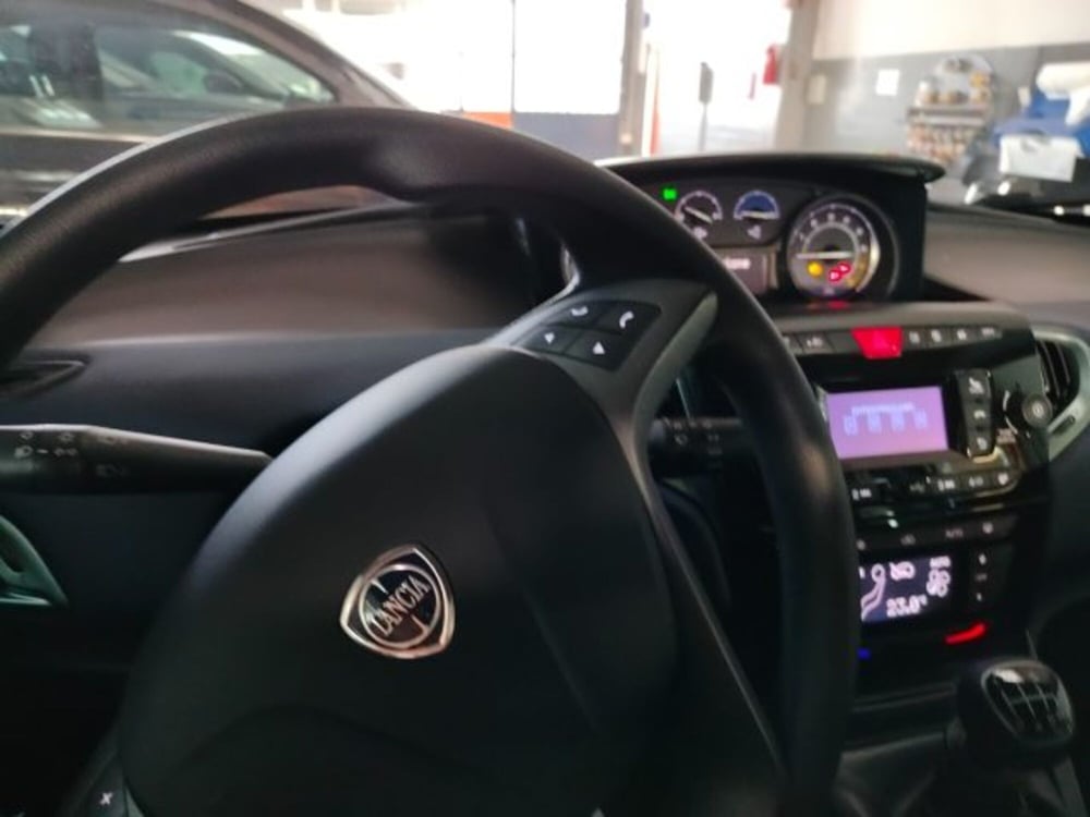 Lancia Ypsilon usata a Forlì-Cesena (18)