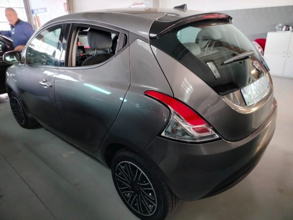 Lancia Ypsilon usata a Forlì-Cesena (6)