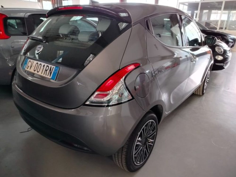 Lancia Ypsilon usata a Forlì-Cesena (7)