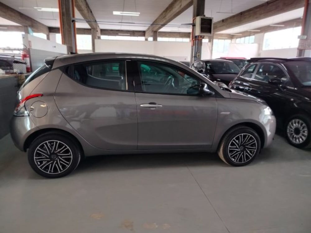 Lancia Ypsilon usata a Forlì-Cesena (9)