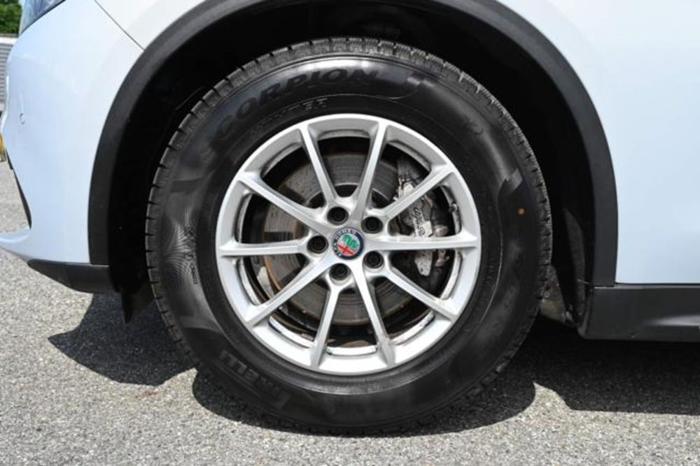 Alfa Romeo Stelvio usata a Torino (10)
