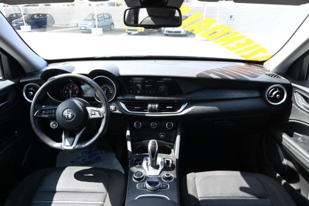 Alfa Romeo Stelvio usata a Torino (11)
