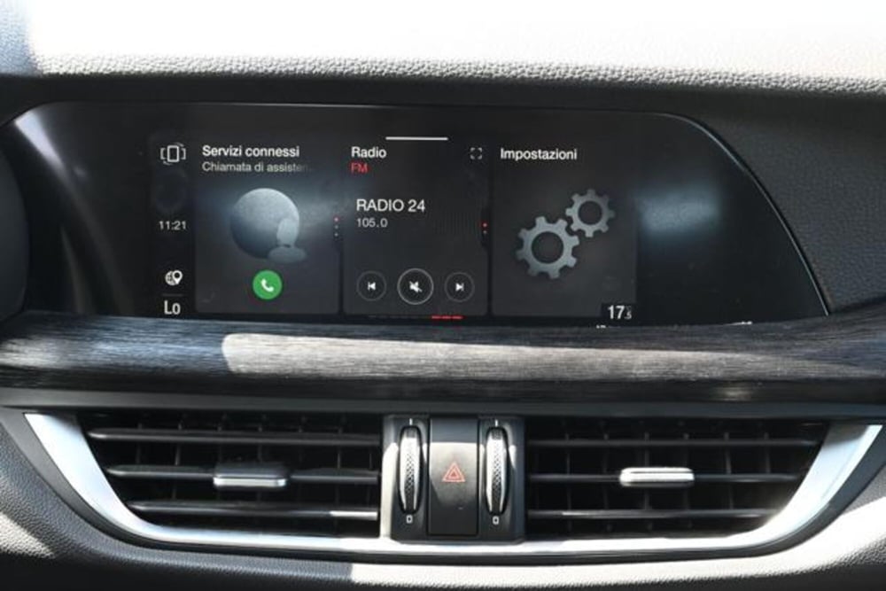 Alfa Romeo Stelvio usata a Torino (18)