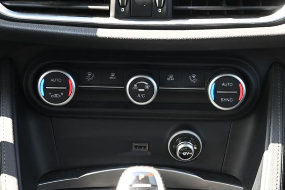 Alfa Romeo Stelvio usata a Torino (20)