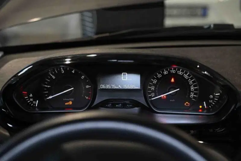 Peugeot 208 usata a Torino (18)