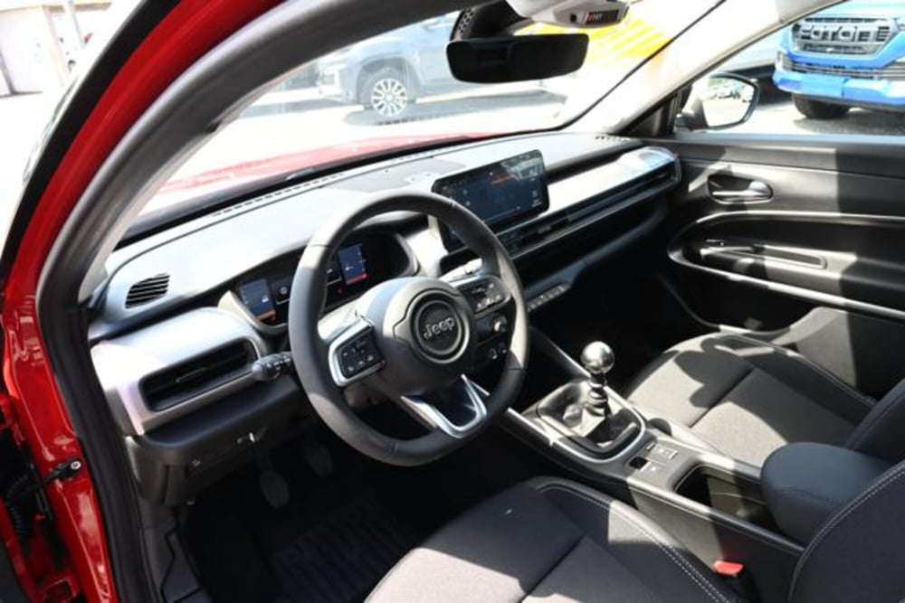 Jeep Avenger nuova a Torino (13)