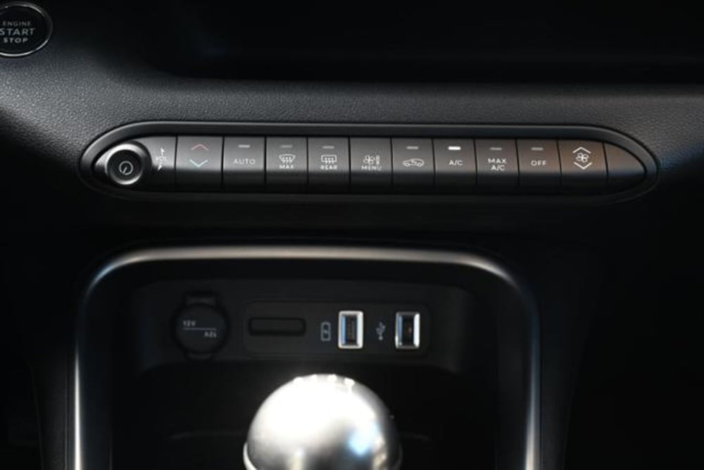 Jeep Avenger nuova a Torino (20)