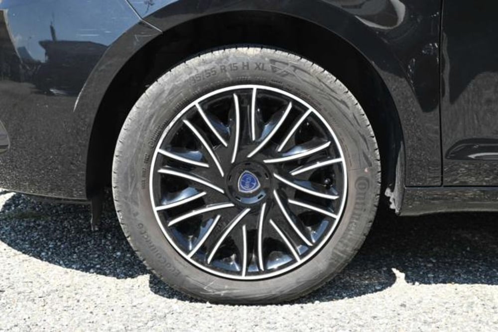 Lancia Ypsilon usata a Torino (10)