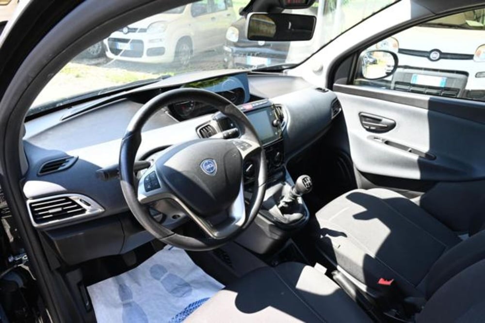 Lancia Ypsilon usata a Torino (12)