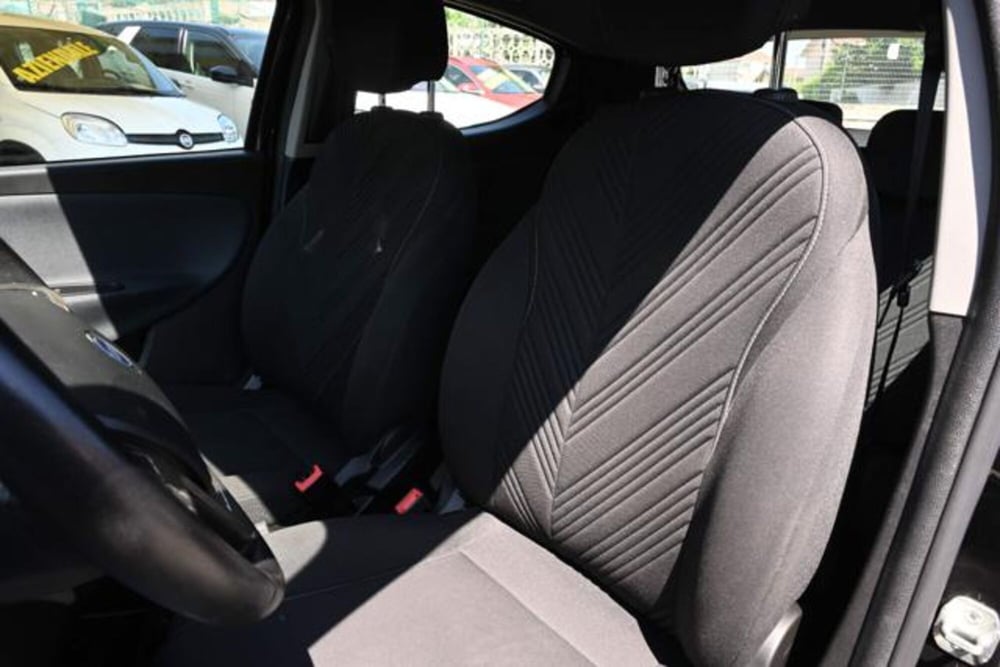 Lancia Ypsilon usata a Torino (14)