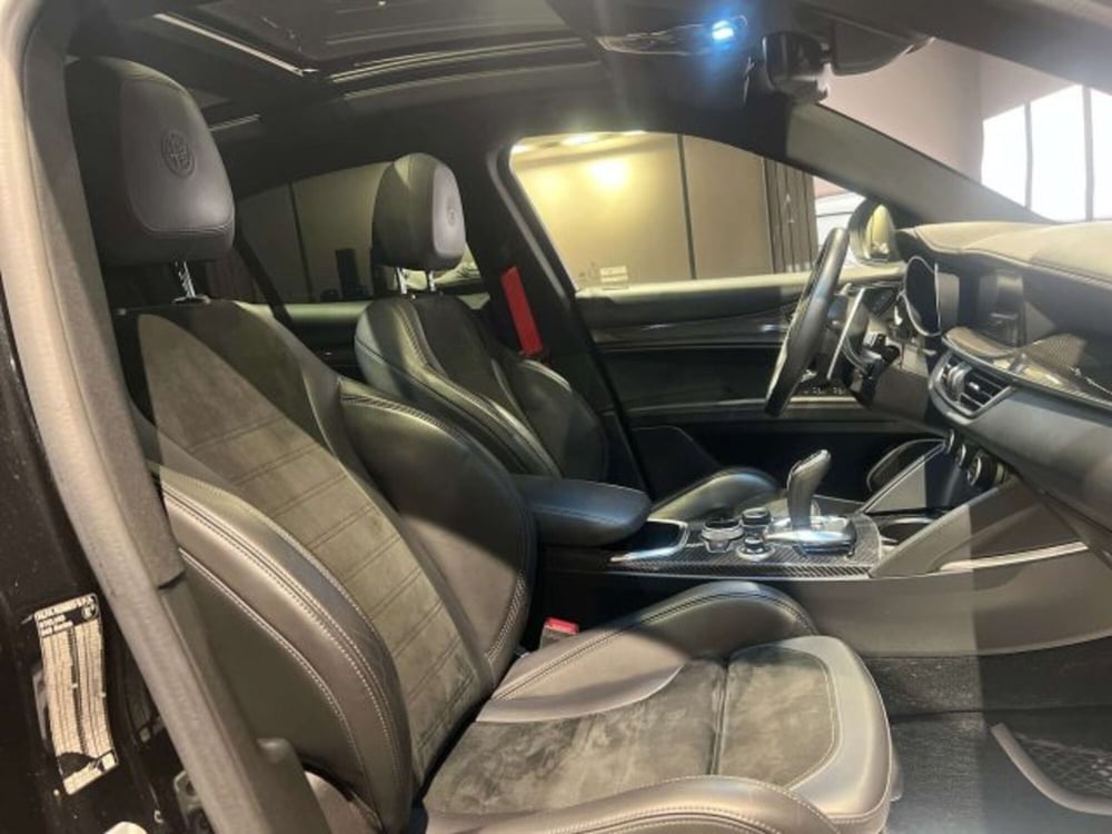 Alfa Romeo Stelvio usata a Torino (11)