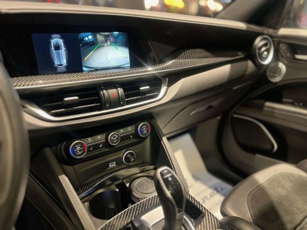 Alfa Romeo Stelvio usata a Torino (12)
