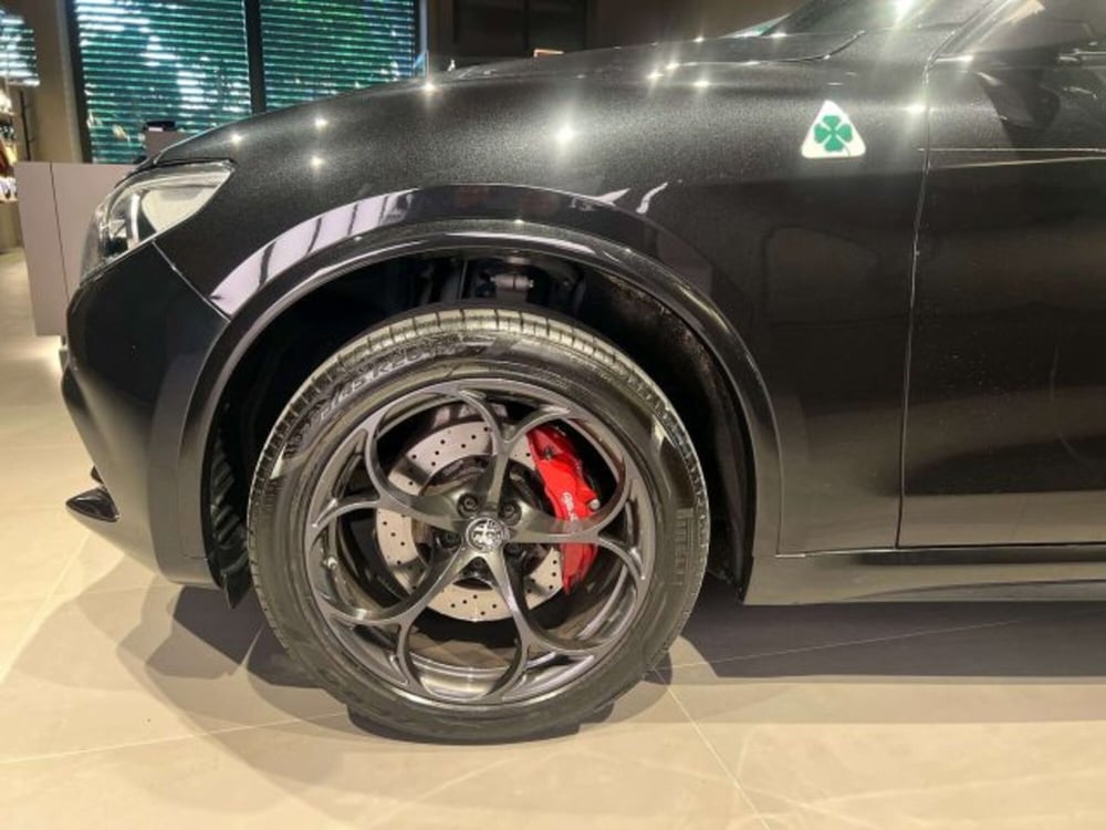 Alfa Romeo Stelvio usata a Torino (4)