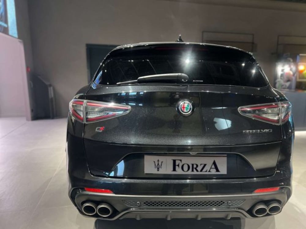 Alfa Romeo Stelvio usata a Torino (7)