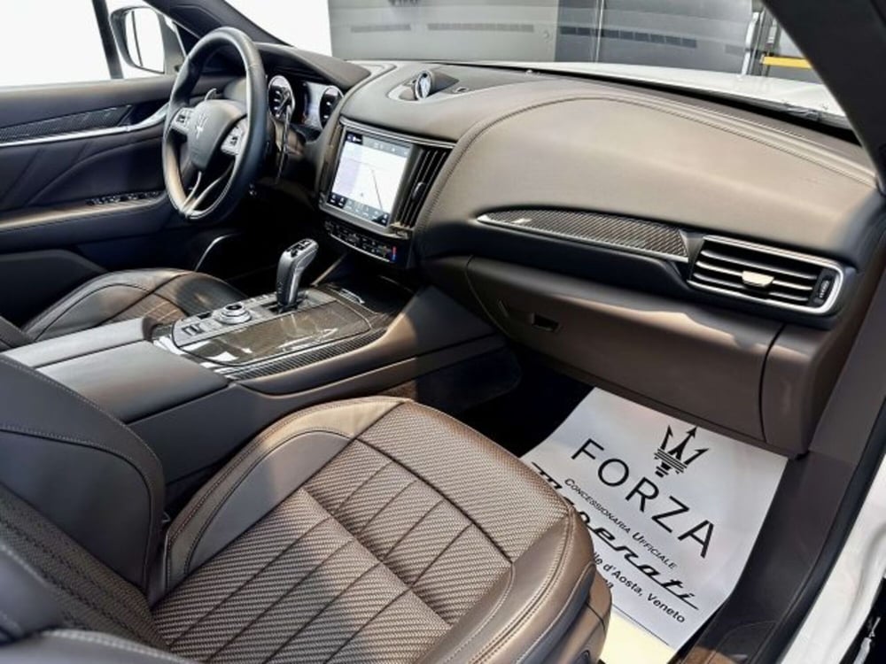 Maserati Levante usata a Torino (12)
