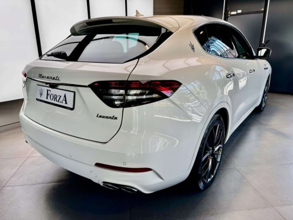 Maserati Levante usata a Torino (6)