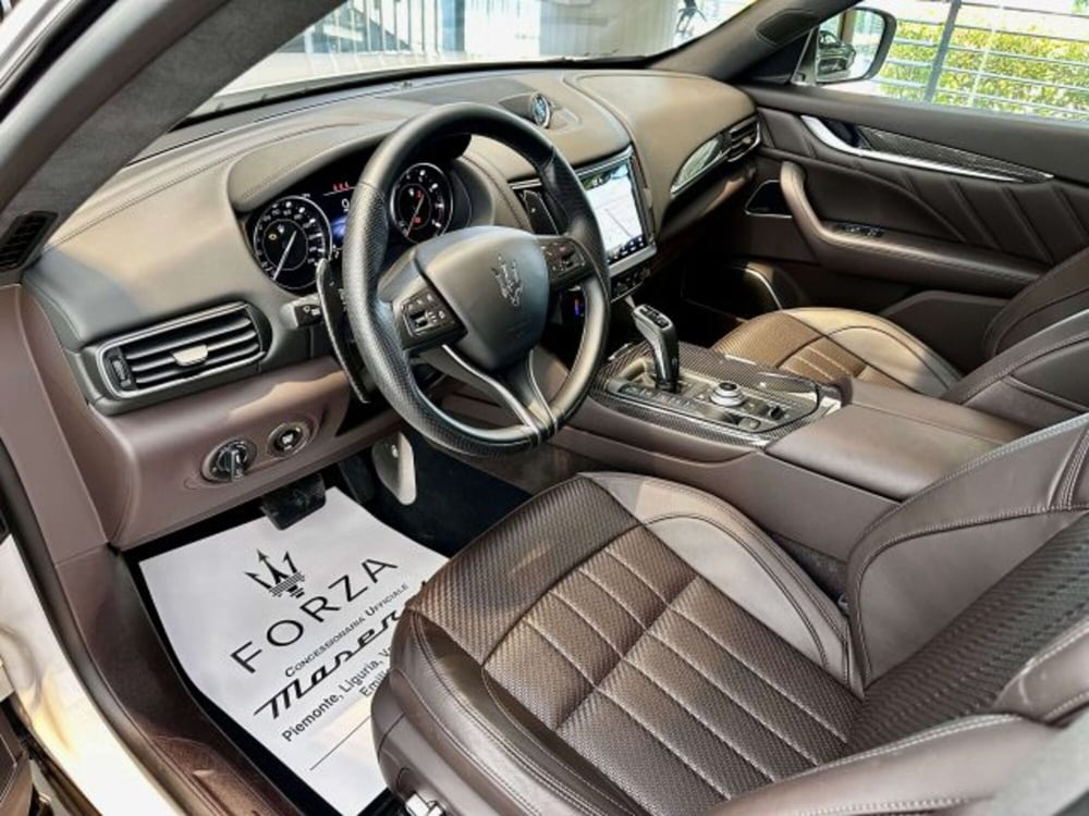 Maserati Levante usata a Torino (9)