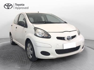 Toyota Aygo 1.0 12V VVT-i 5 porte Sol Connect Red Edition del 2011 usata a Torino