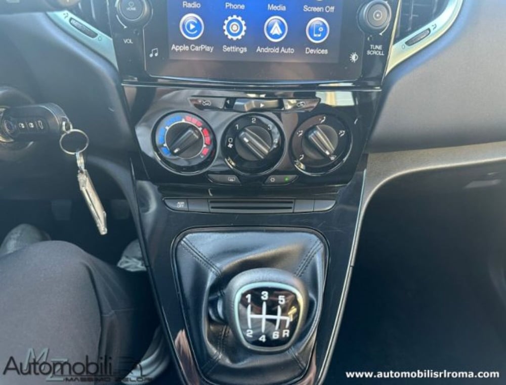 Lancia Ypsilon usata a Roma (18)