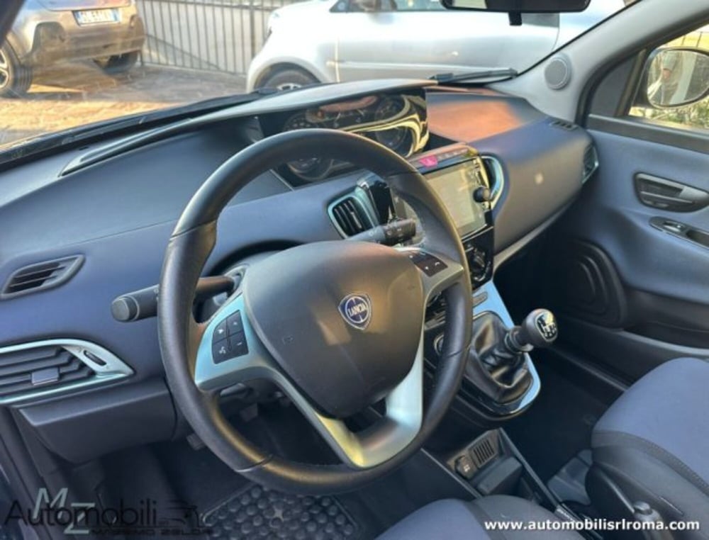 Lancia Ypsilon usata a Roma (9)
