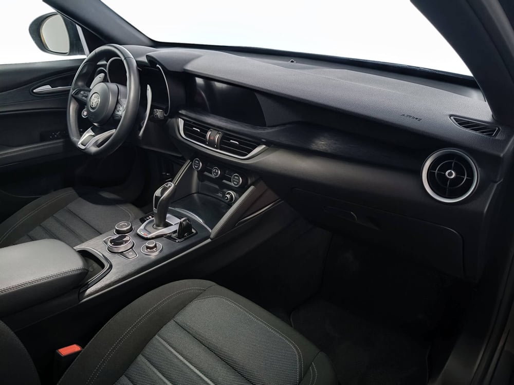 Alfa Romeo Stelvio usata a Ascoli Piceno (12)