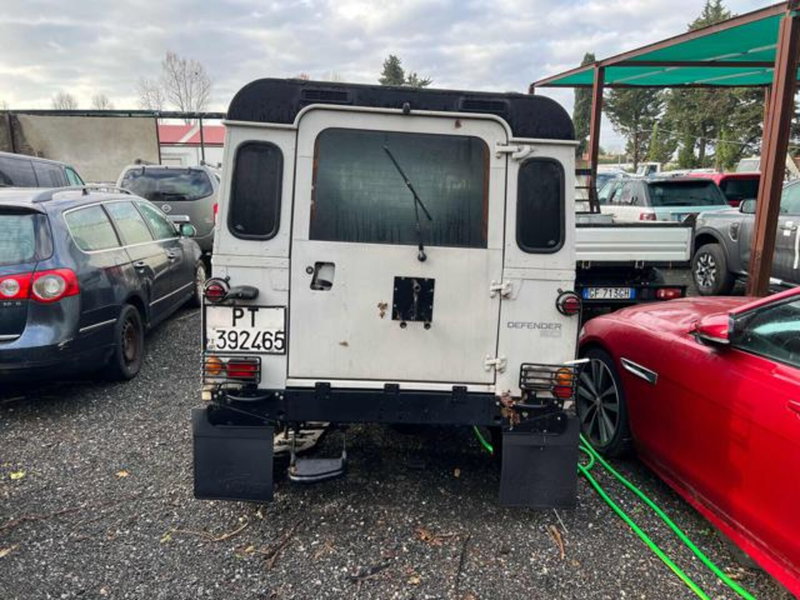 Land Rover Defender usata a Lucca (2)